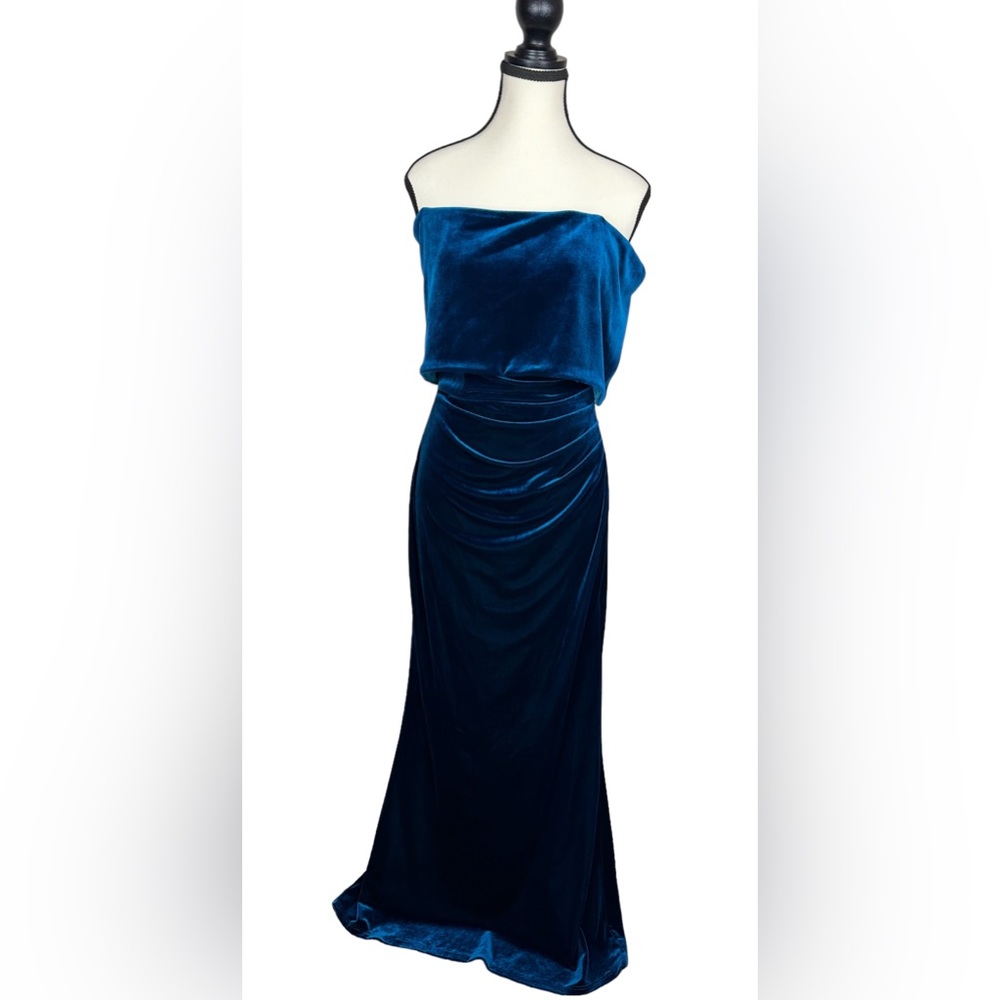 Vince Camuto Off-The-Shoulder Sleeveless Velvet Gown,